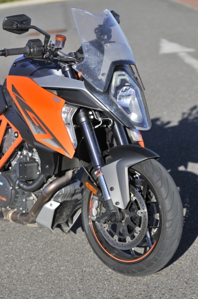 Test KTM 1290 Super Duke GT 2016: cesťák s raketovým pohonem - 40 - 1 KTM Super Duke 1290 GT test15