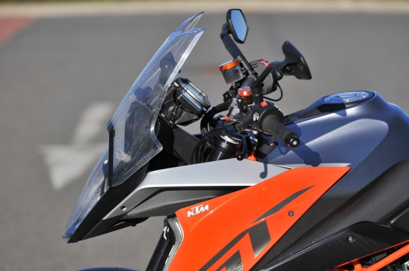 Test KTM 1290 Super Duke GT 2016: cesťák s raketovým pohonem - 42 - 2 KTM Super Duke 1290 GT test22