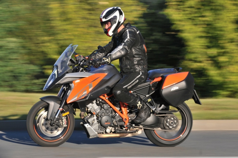 Test KTM 1290 Super Duke GT 2016: cesťák s raketovým pohonem - 30 - 3 KTM Super Duke 1290 GT test45