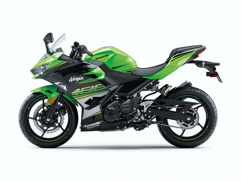 Kawasaki Ninja 400: zrozena v ulicích, inspirována závodní tratí - 2 - 1 Kawasaki 400 Ninja (2)