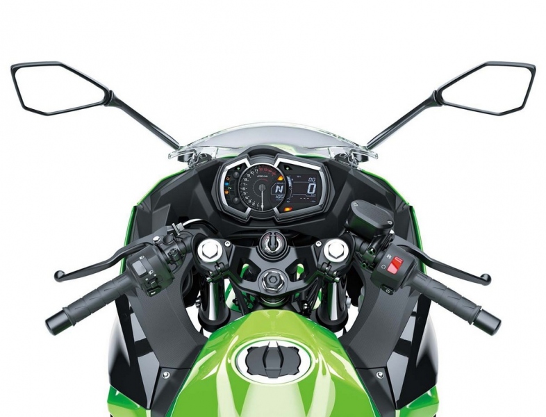 Kawasaki Ninja 400: zrozena v ulicích, inspirována závodní tratí - 7 - 1 Kawasaki 400 Ninja (6)