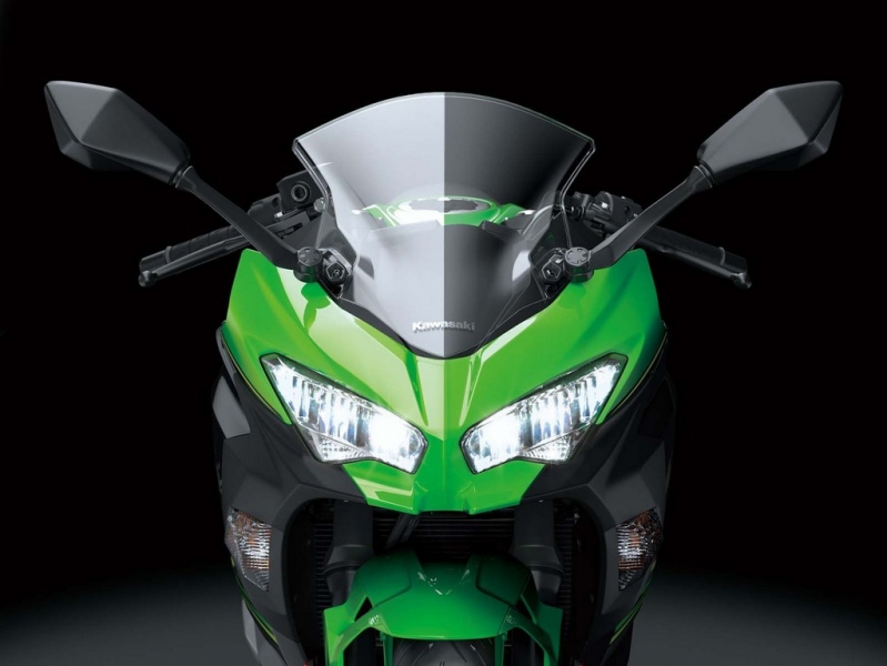 Kawasaki Ninja 400: zrozena v ulicích, inspirována závodní tratí - 10 - 1 Kawasaki 400 Ninja (9)