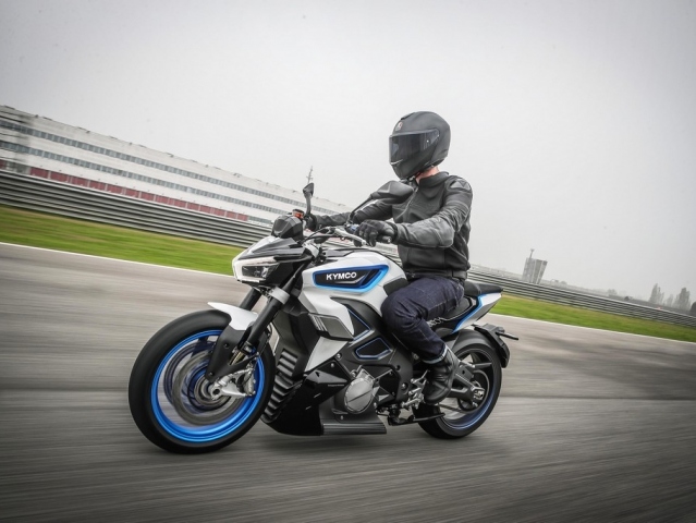 Hlavní obrázek k článku: Kymco RevoNEX: koncept elektrického naháče s 205 koňmi