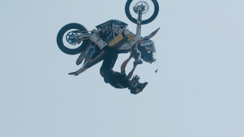 Libor Podmol skočil salto na enduro motorce pro Dakar - 1 - 1 Libor Podmol_salto 2