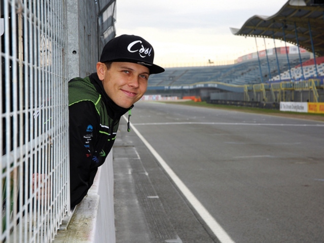 Hlavní obrázek k článku: Luke Mossey v Doningtonu místo Yonnyho Hernandeze