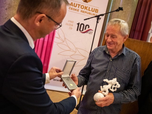 Hlavní obrázek k článku: Jaroslav Falta obdržel státní vyznamenání