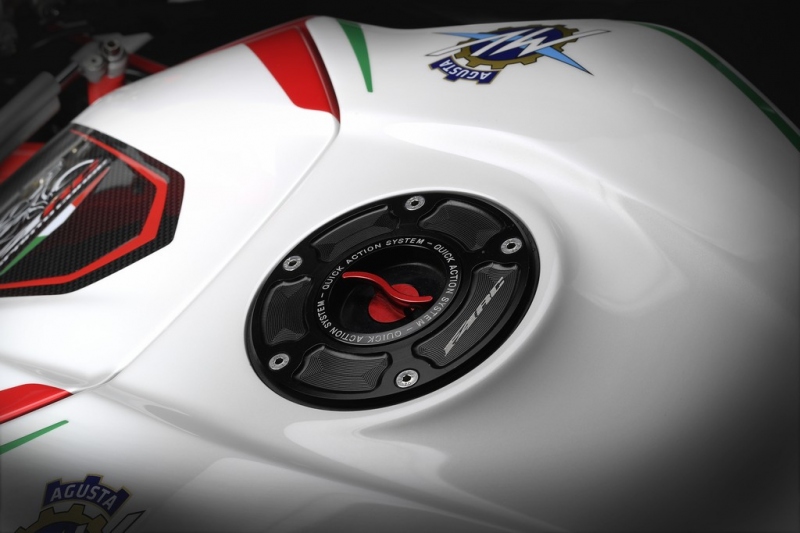 MV Agusta F4 RC 2018: homologovaný závodní superbike - 26 - 1 MV Agusta F4 RC 2018 (9)
