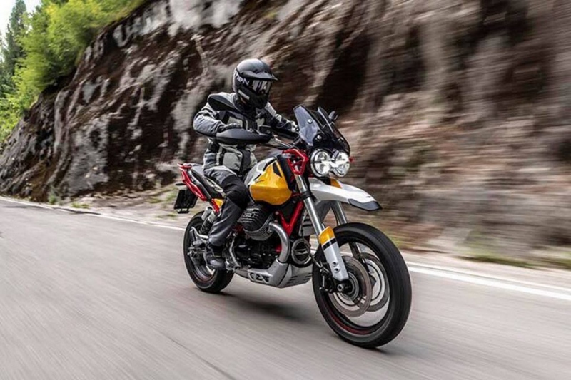 Moto Guzzi V85 TT 2019: Tutto Terreno - 4 - 1 Moto Guzzi V85 TT (4)