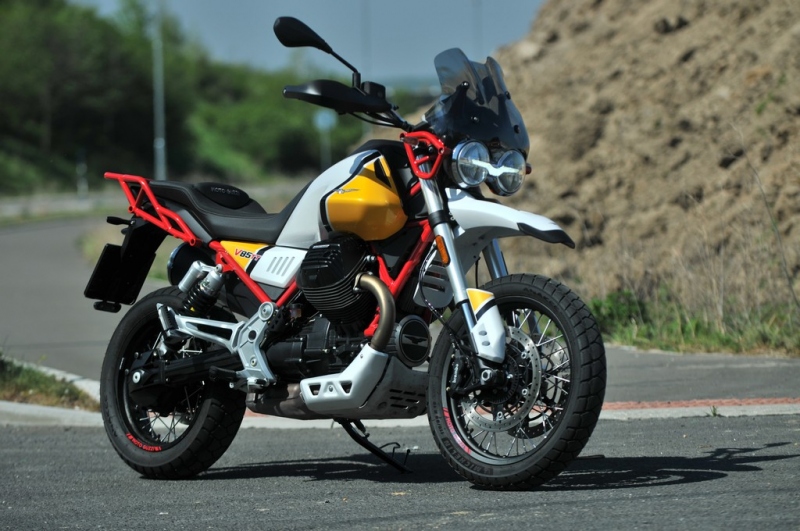 Test Moto Guzzi V85 TT: klasika plná emocí - 2 - 1 Moto Guzzi V85 TT test (29)