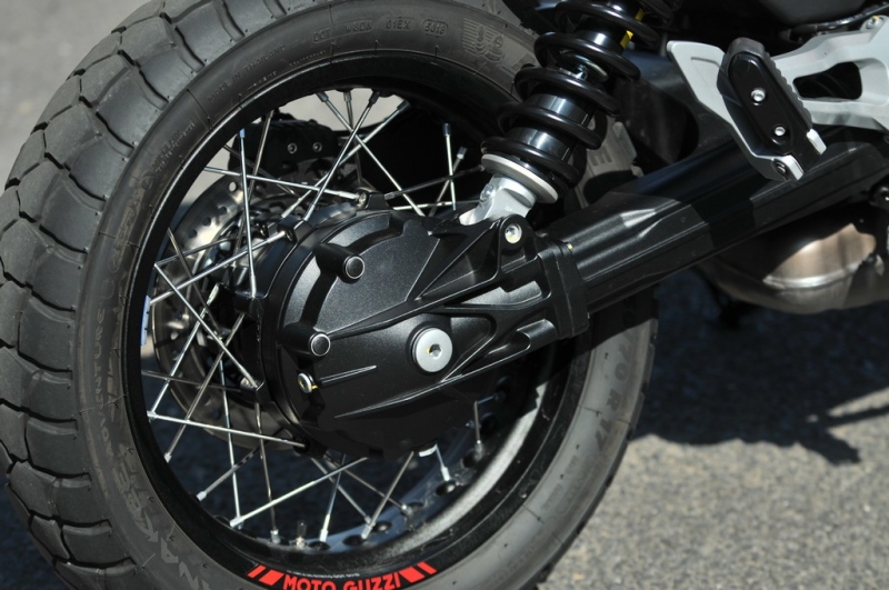 Test Moto Guzzi V85 TT: klasika plná emocí - 15 - 2 Moto Guzzi V85 TT test (60)
