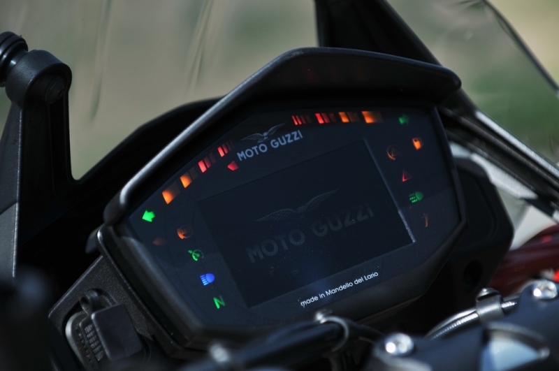 Test Moto Guzzi V85 TT: klasika plná emocí - 13 - 2 Moto Guzzi V85 TT test (46)