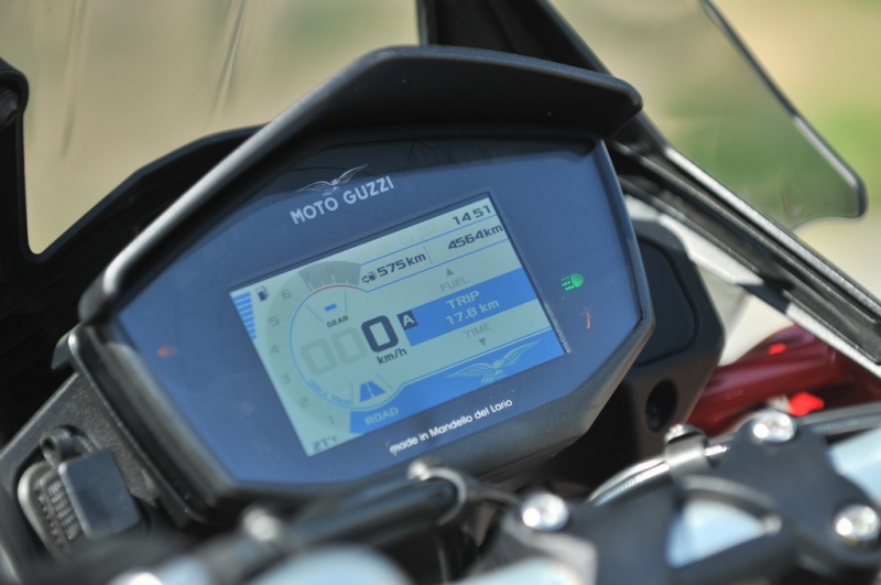 Test Moto Guzzi V85 TT: klasika plná emocí - 14 - 1 Moto Guzzi V85 TT test (26)