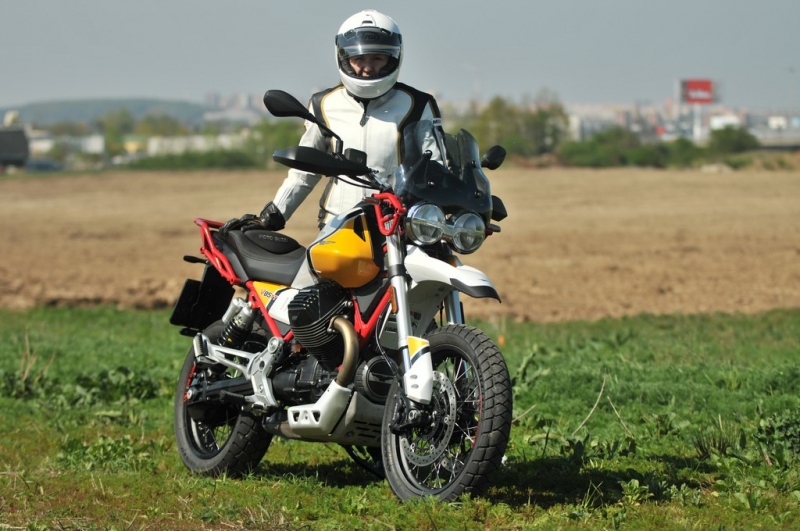 Test Moto Guzzi V85 TT: klasika plná emocí - 21 - 1 Moto Guzzi V85 TT test (30)