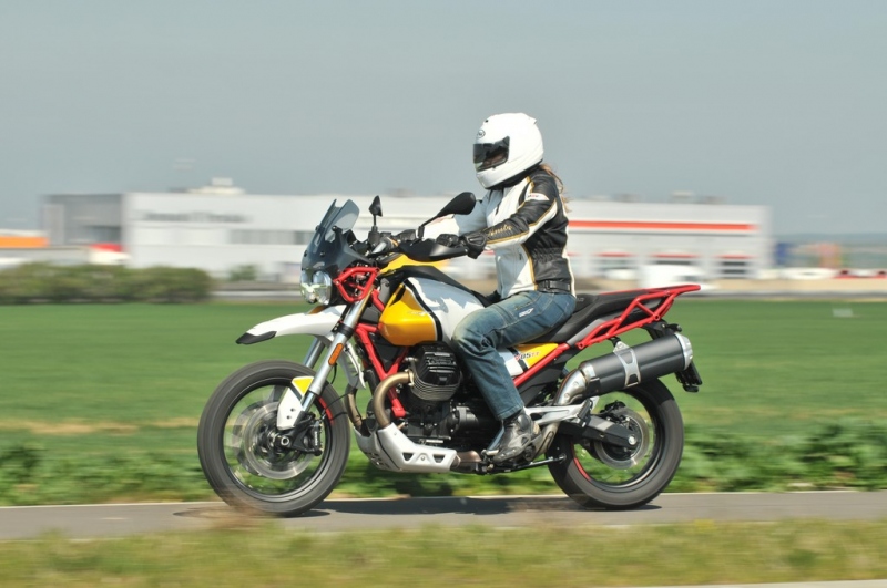 Test Moto Guzzi V85 TT: klasika plná emocí - 26 - 1 Moto Guzzi V85 TT test (11)