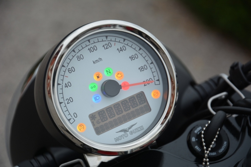 Test Moto Guzzi V9 Bobber a V9 Roamer: schůzka V9 - 51 - 2 Moto Guzzi V9 2016 test19