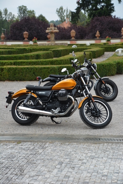 Test Moto Guzzi V9 Bobber a V9 Roamer: schůzka V9 - 3 - 3 Moto Guzzi V9 2016 test35