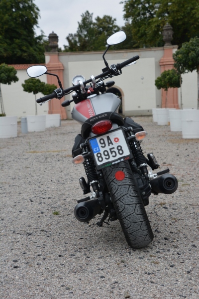 Test Moto Guzzi V9 Bobber a V9 Roamer: schůzka V9 - 14 - 3 Moto Guzzi V9 2016 test43