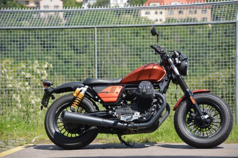 Test Moto Guzzi V9 Bobber Sport: na víkend s bobrem - 1 - 1 Moto Guzzi V9 Bobber Sport 2019 test (13)