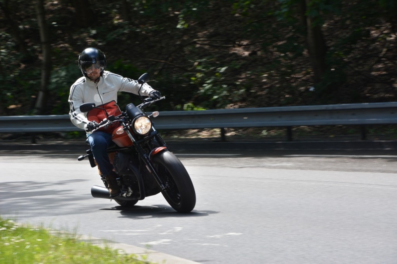 Test Moto Guzzi V9 Bobber Sport: na víkend s bobrem - 17 - 1 Moto Guzzi V9 Bobber Sport 2019 test (33)