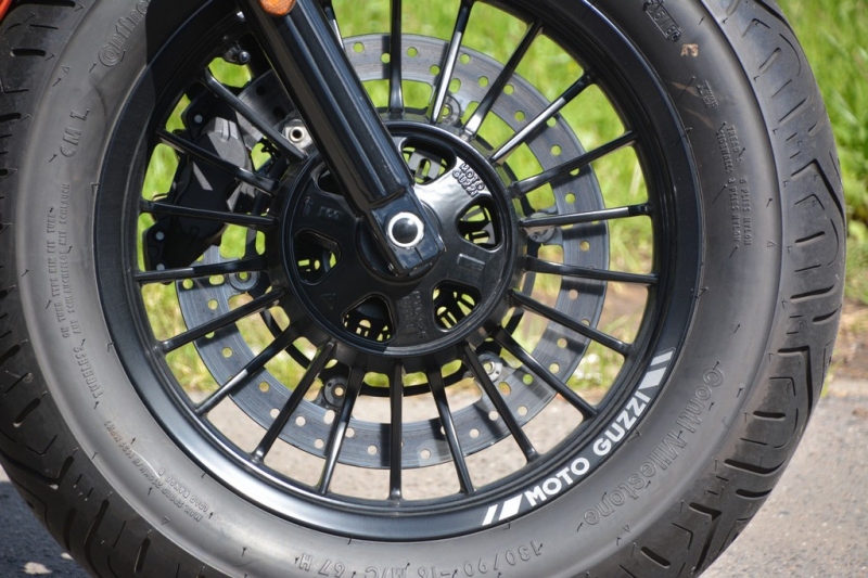 Test Moto Guzzi V9 Bobber Sport: na víkend s bobrem - 15 - 1 Moto Guzzi V9 Bobber Sport 2019 test (5)