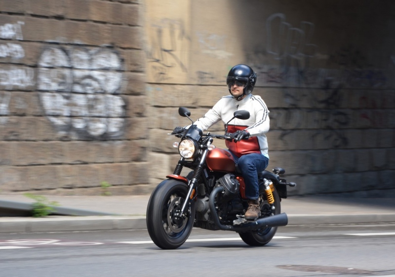 Test Moto Guzzi V9 Bobber Sport: na víkend s bobrem - 21 - 1 Moto Guzzi V9 Bobber Sport 2019 test (11)