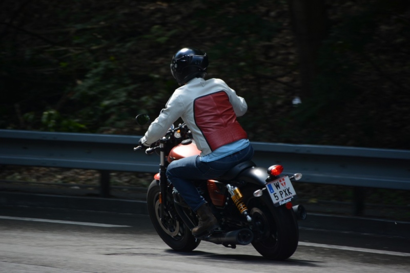 Test Moto Guzzi V9 Bobber Sport: na víkend s bobrem - 19 - 1 Moto Guzzi V9 Bobber Sport 2019 test (32)