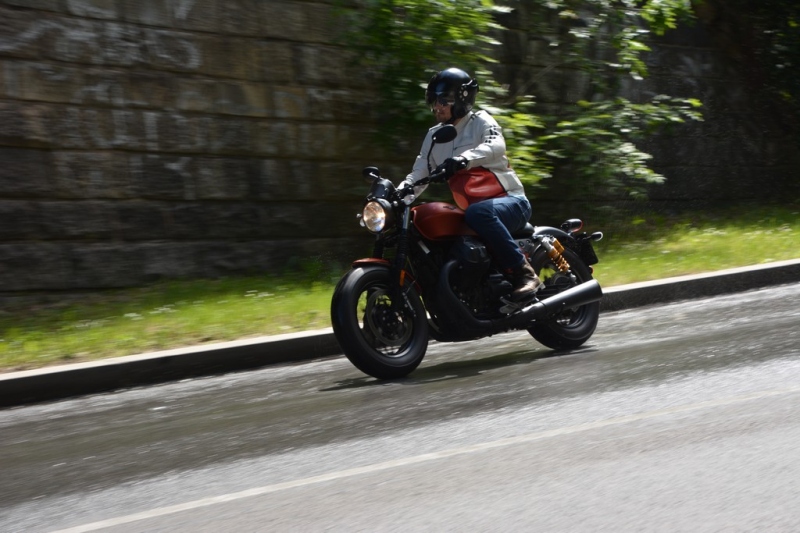 Test Moto Guzzi V9 Bobber Sport: na víkend s bobrem - 20 - 1 Moto Guzzi V9 Bobber Sport 2019 test (30)