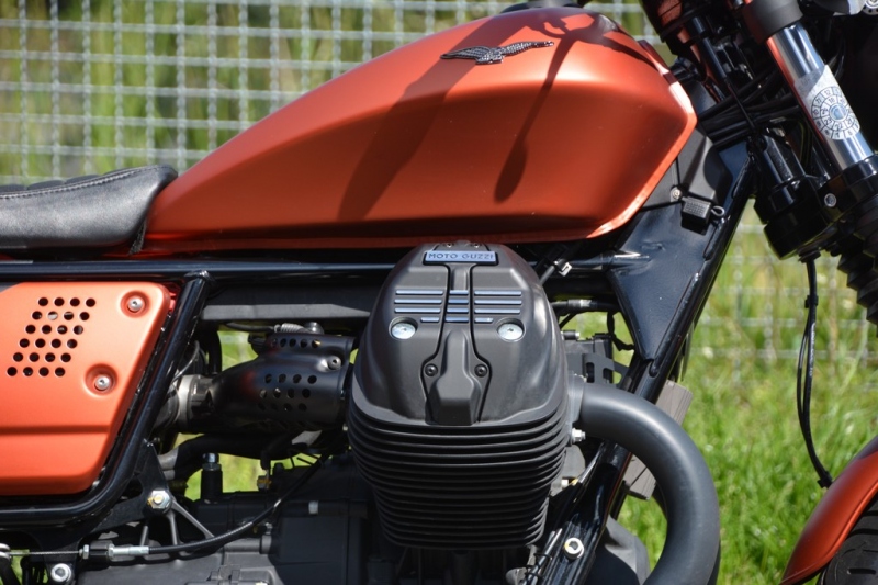 Test Moto Guzzi V9 Bobber Sport: na víkend s bobrem - 13 - 1 Moto Guzzi V9 Bobber Sport 2019 test (7)