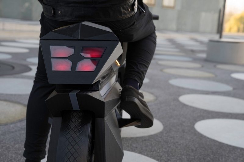 NERA: první motocykl kompletně vyrobený v 3D tiskárně - 3 - 1 NERA 3D tisk elektricky motocykl (4)