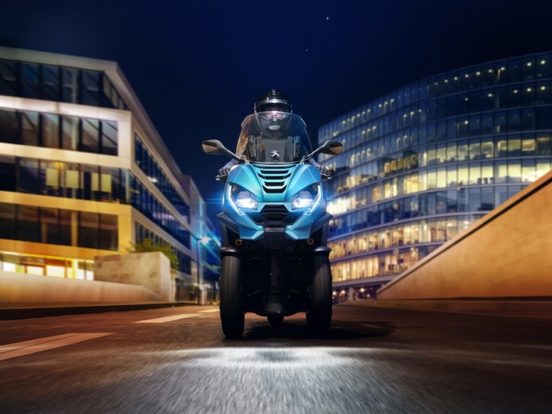 Peugeot Metropolis 2020: sportovní tříkolka - 4 - 1 Peugeot Metropolis 2021 (3)