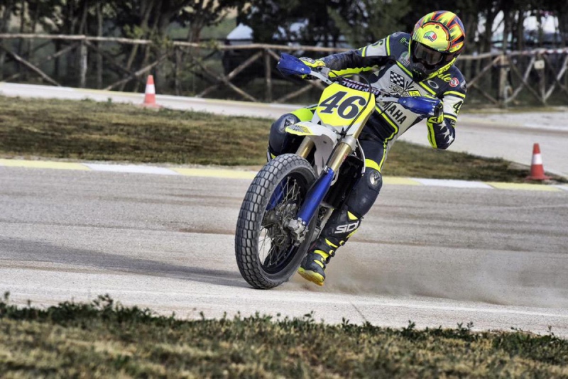 Valentino Rossi: seriál The Doctor, Riding the Ranch (3.díl) - 3 - 1 Rossi ranch