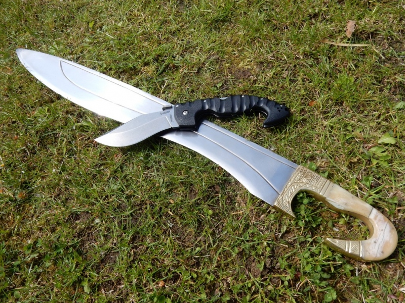 Test zavíracího nože Cold Steel Spartan - 1 - 1 Spartan Cold Steel (2)