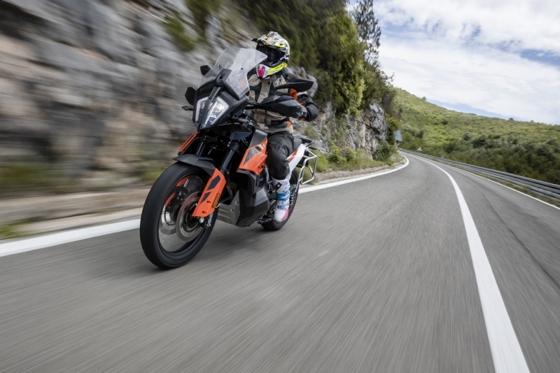Čtyři evropské destinace, kam se vydat na motocyklu - 1 - 2 Test KTM 790 Adventure R 2019 Motoforum (32)