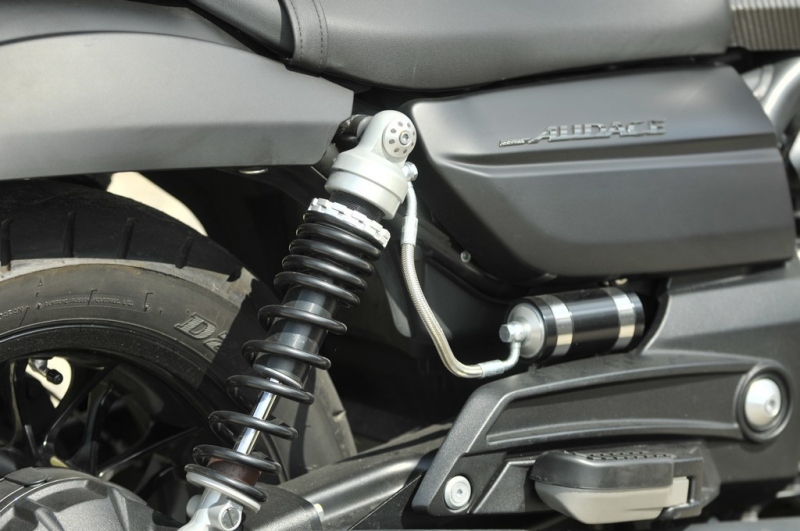 Test Moto Guzzi California Audace Carbon: italská stylovka - 9 - 1 Test Moto Guzzi Audace Carbon (2)