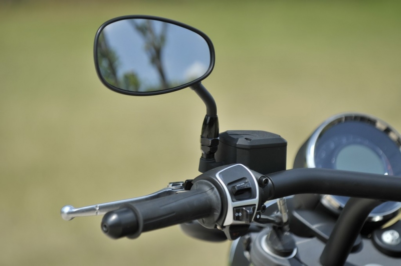 Test Moto Guzzi California Audace Carbon: italská stylovka - 37 - 1 Test Moto Guzzi Audace Carbon (37)