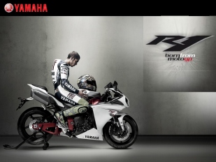 Video: Yamaha R1 a Valentino Rossi 
