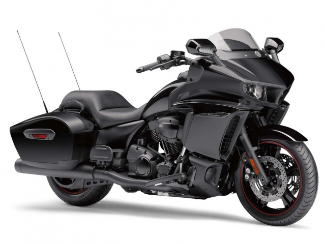 Hlavní obrázek k článku: Yamaha Star Eluder 2018: mohutný Bagger