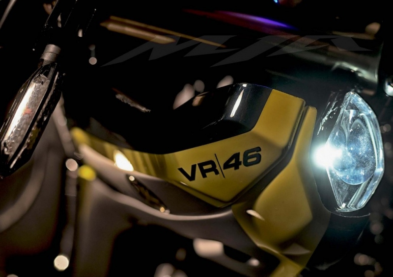 Mya VR46: speciál pro Valentina Rossiho - 13 - 1 Yamaha XJR 1300 Mia Flat Track Rossi (14)