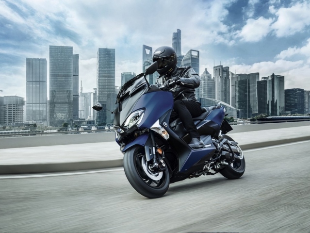 Hlavní obrázek k článku: Yamaha XMAX Iron Max: speciální edice