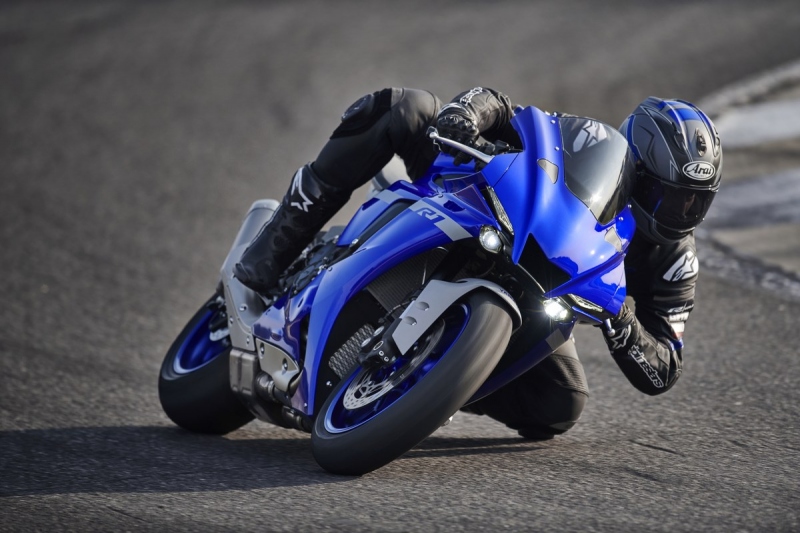 Yamaha YZF-R1 2020: ve stylu MotoGP - 3 - 1 Yamaha YZF R1 2020 (4)