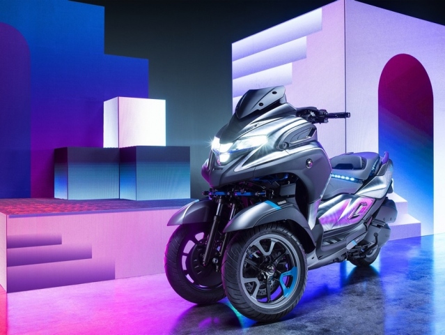 Hlavní obrázek k článku: Yamaha 3CT: prototyp tříkolového skútru