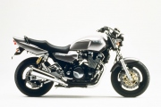 1 Yamaha xjr1200