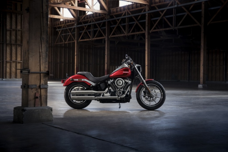 Harley-Davidson představuje osm nových motocyklů 2018: Big Twin custom revoluce - 13 - 1 H-D Low Rider_5