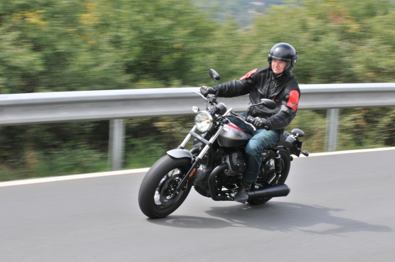 Test Moto Guzzi V9 Bobber a V9 Roamer: schůzka V9 - 23 - 1 Moto Guzzi V9 2016 test03
