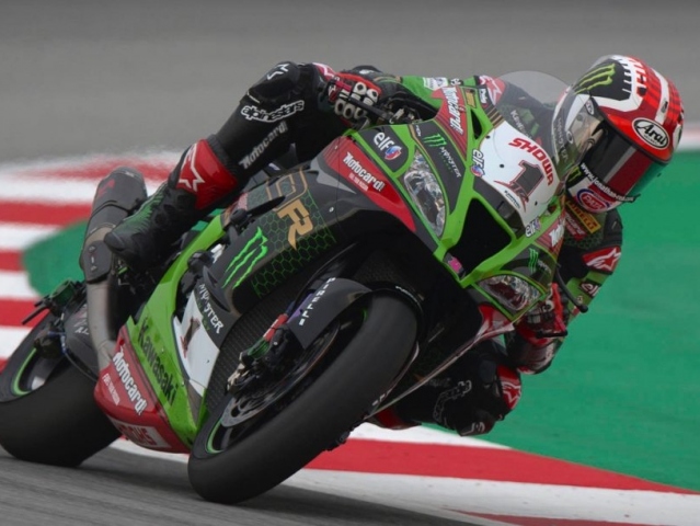 Hlavní obrázek k článku: Superbikům na mokru vévodil Jonathan Rea