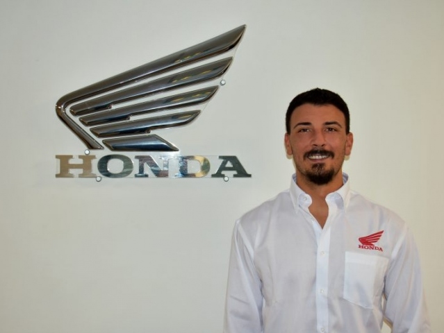 Hlavní obrázek k článku: Davide Giugliano oficiálně za Red Bull Honda