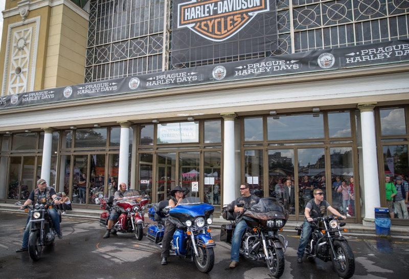 Prázdninová Praha ožije legendárními stroji Harley-Davidson - 1 - 1 2016 Prague Harley Days (4)