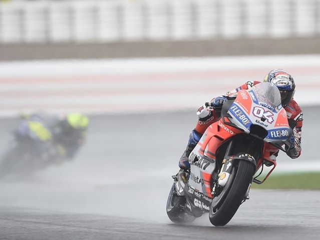 Hlavní obrázek k článku: Dovizioso vyhrál chaos ve Valencii