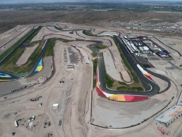 Hlavní obrázek k článku: WorldSBK: Rea už je mistrem, Smrž stále bez bodu