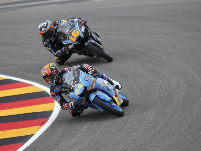 Hlavní obrázek k článku: Pole position pro Arona Caneta, 19. Kornfeil